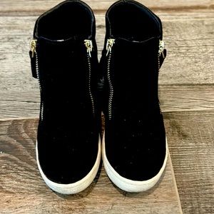 Heidi boots girls, barley used